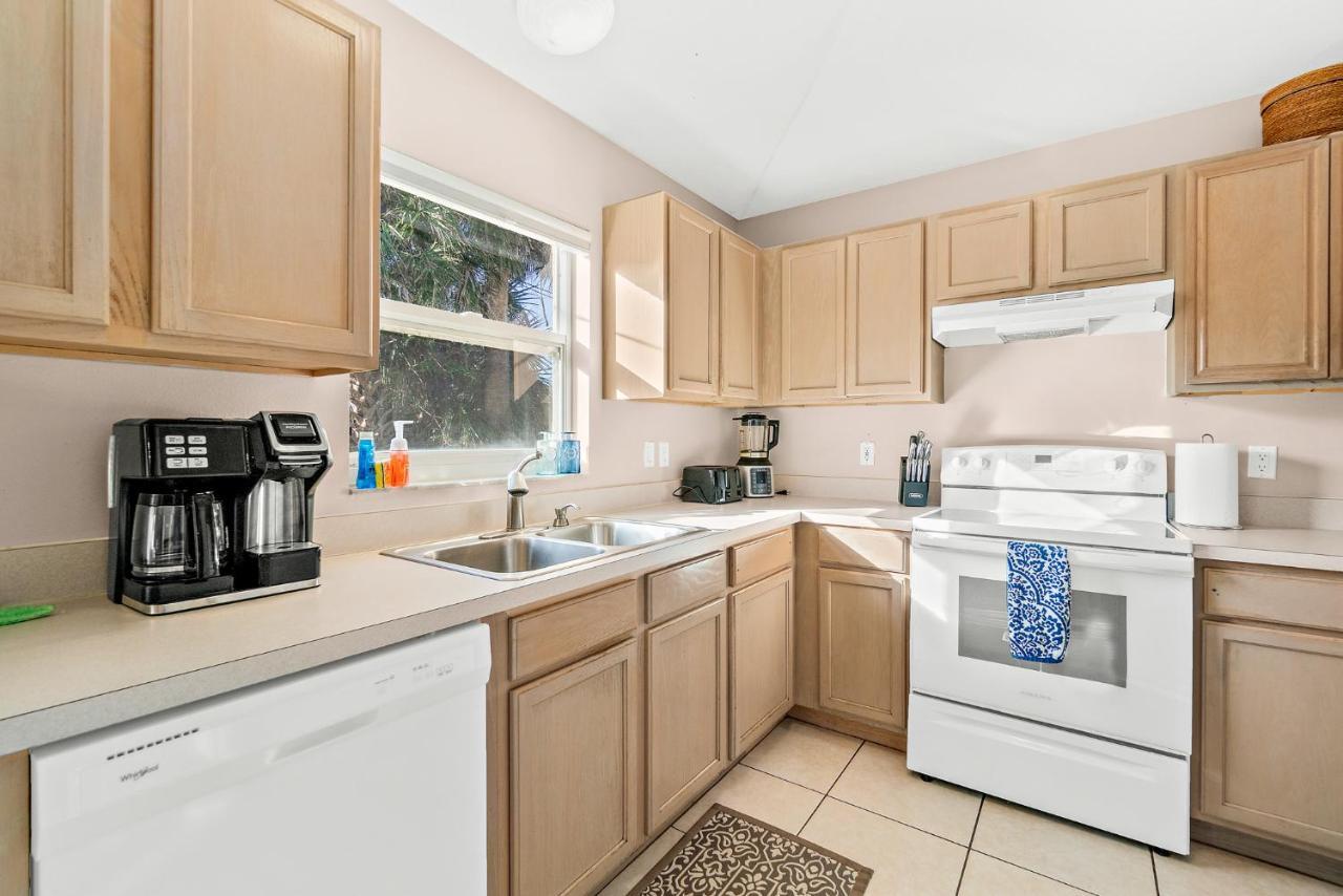 מלבורן Sunset Serenity - 3Br Beach Townhome With Outdoor Patio - New Hot Tub, Steps To Ocean Fun! מראה חיצוני תמונה